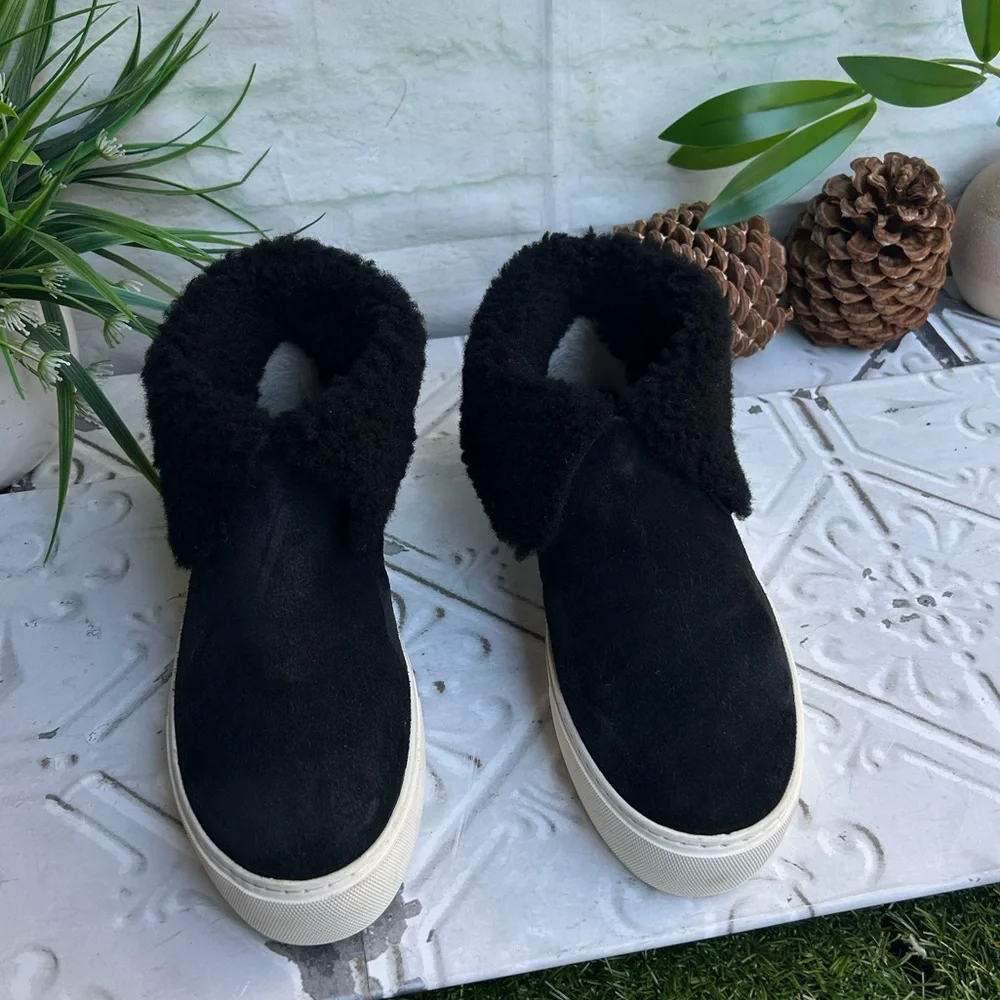 UGG Women's Lynus High Top Sneaker Black Suede Size 7.5 like new